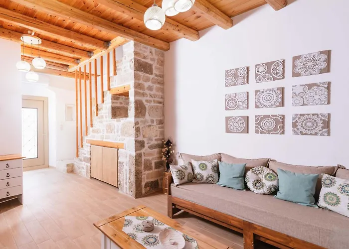 Faidra House